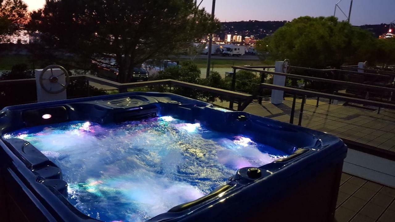 Hotel Floating Sea House Portorose Exterior foto